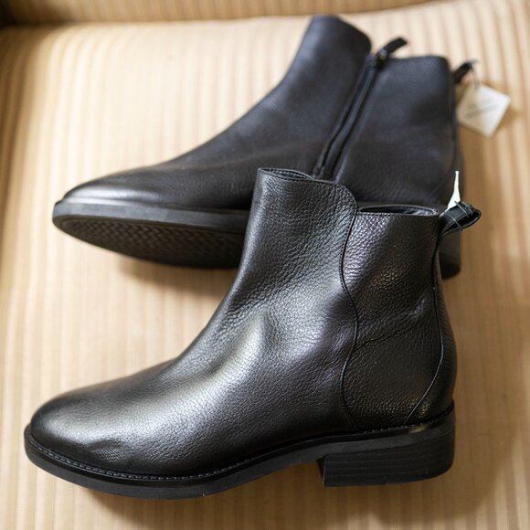 NWT Cole Haan Waterproof Black River Ankle Boots size 10 - Picture 2 of 5